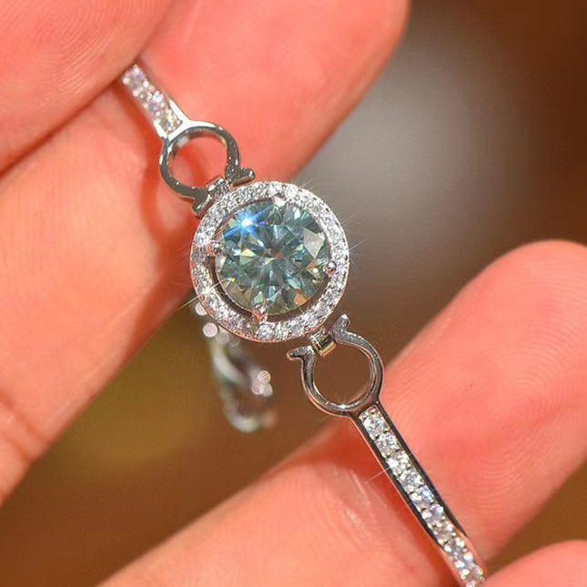 4670fc8ecb254d63bc996cae642f51e3-Max