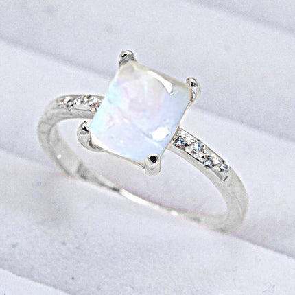 749eb07f2f6041f39a0e2ab1ee1527f4-Max