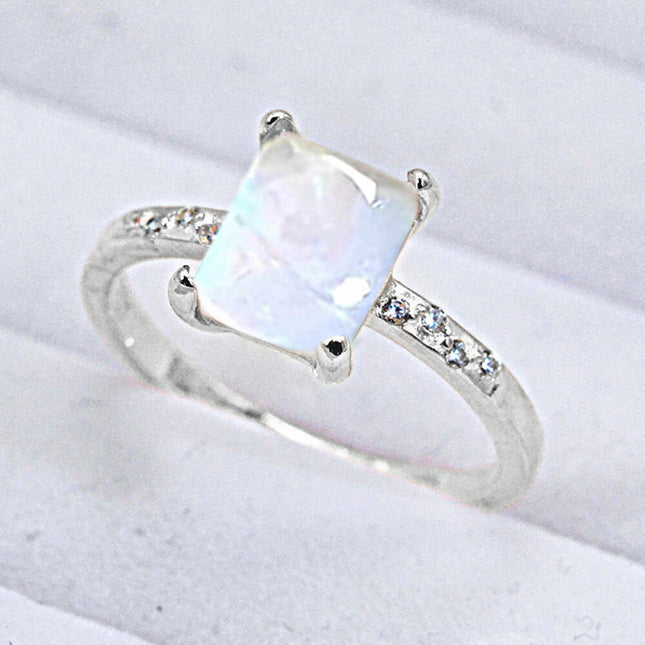 749eb07f2f6041f39a0e2ab1ee1527f4-Max